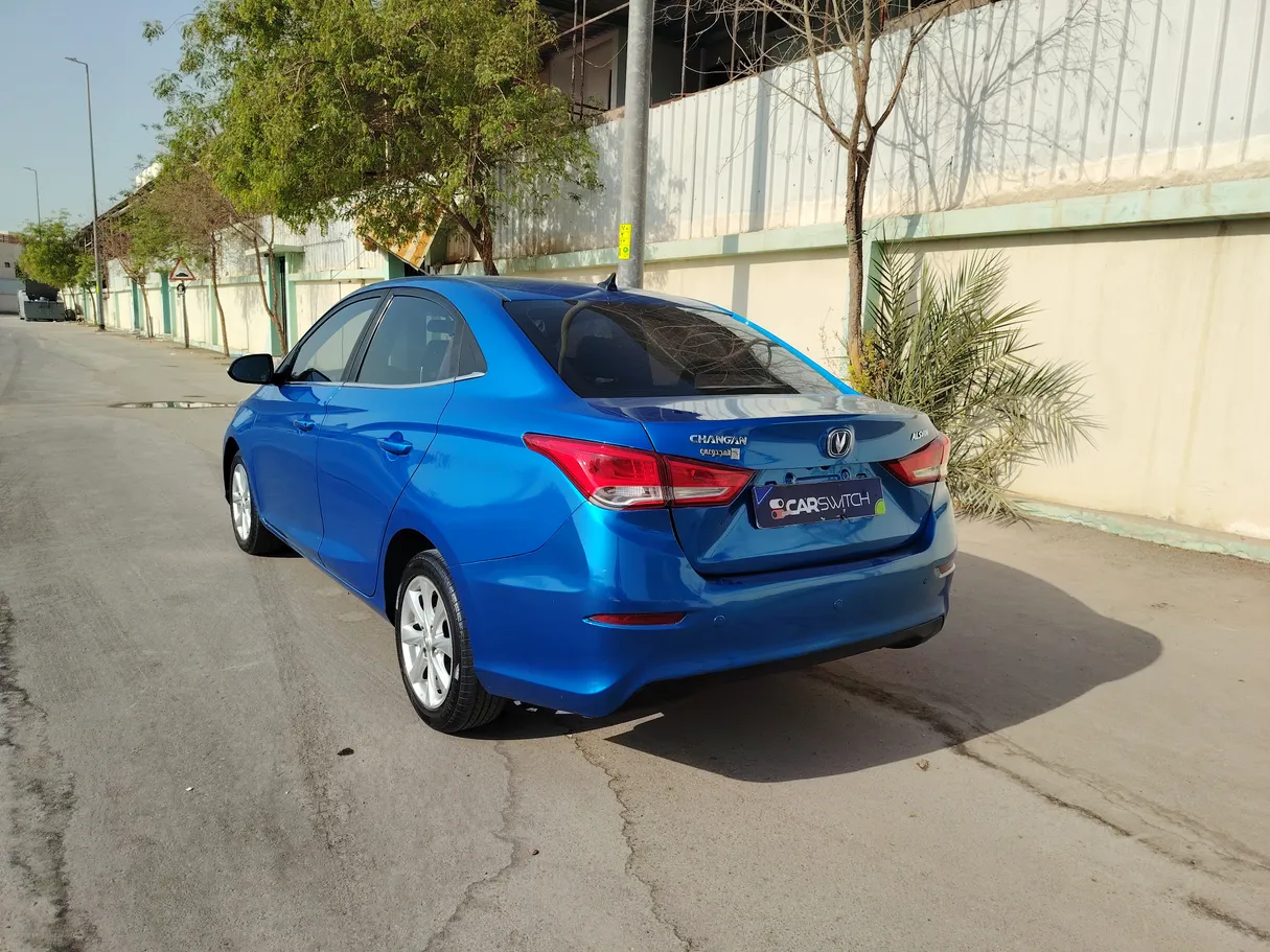 Car image 7