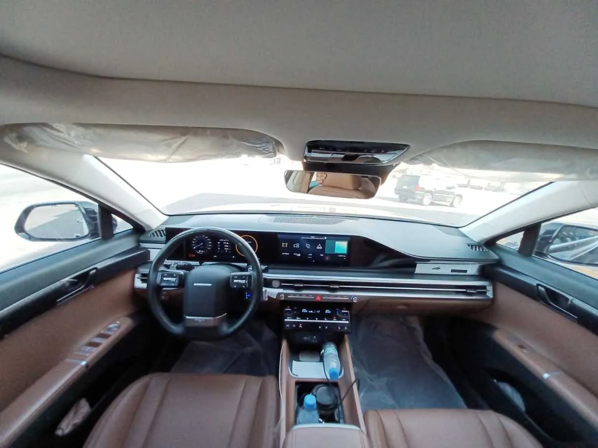 Car image 13