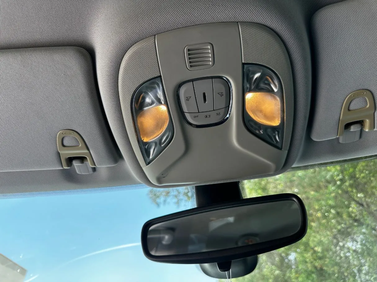 Car image 24