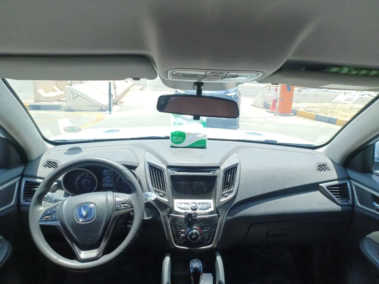 Car image 13