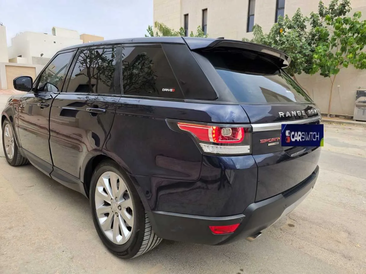 Car image 8