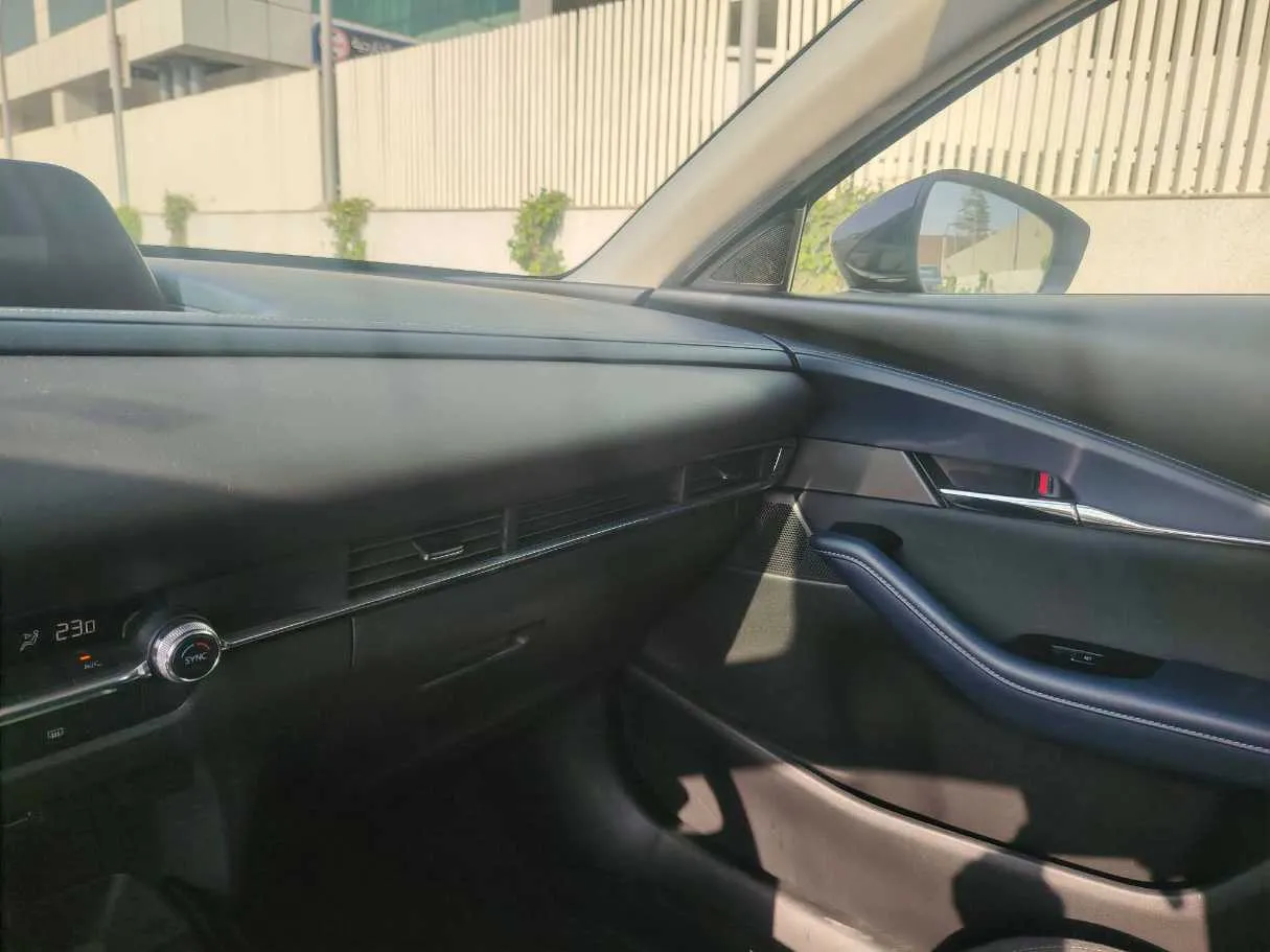 Car image 31