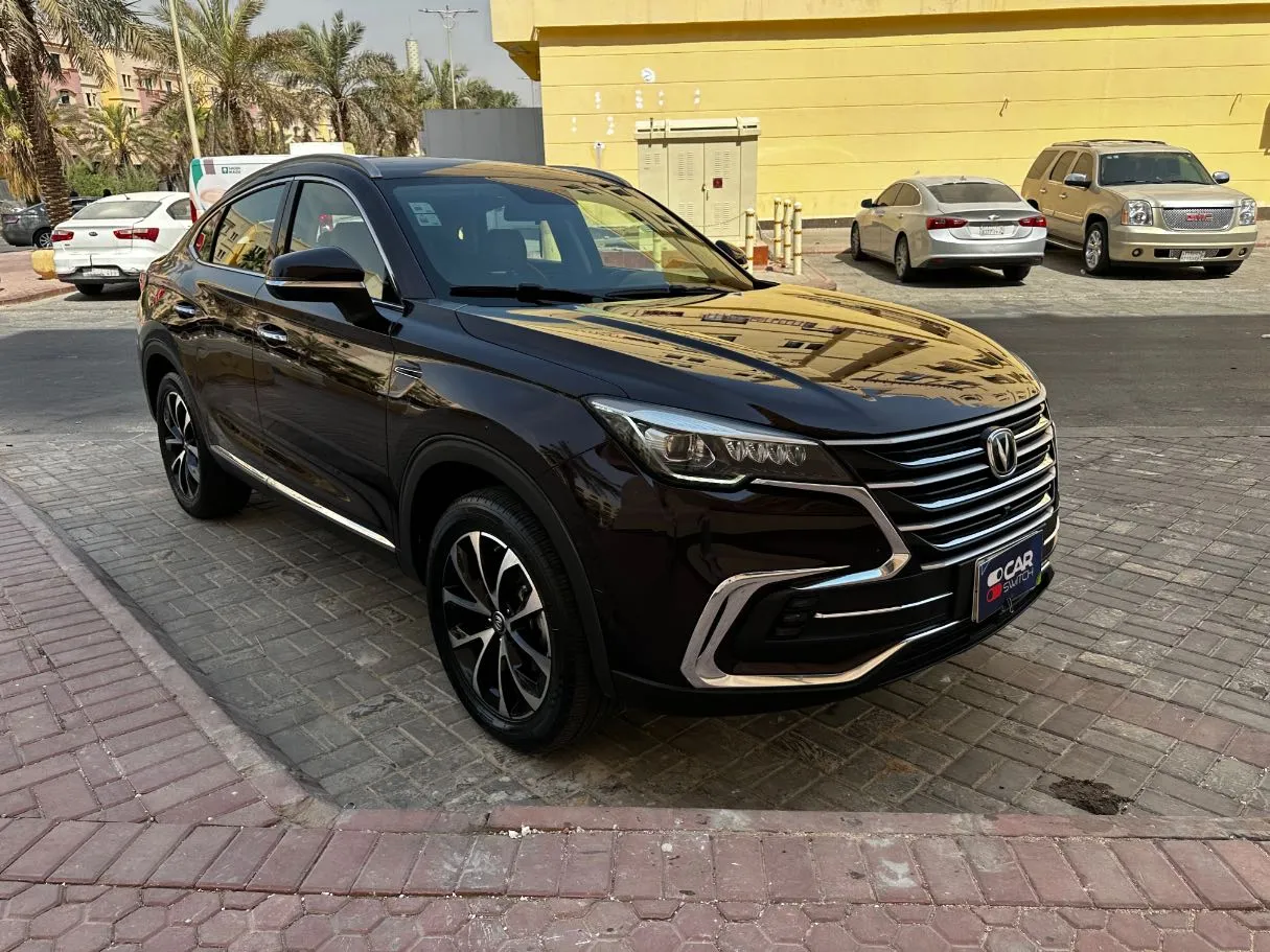 Car image 3