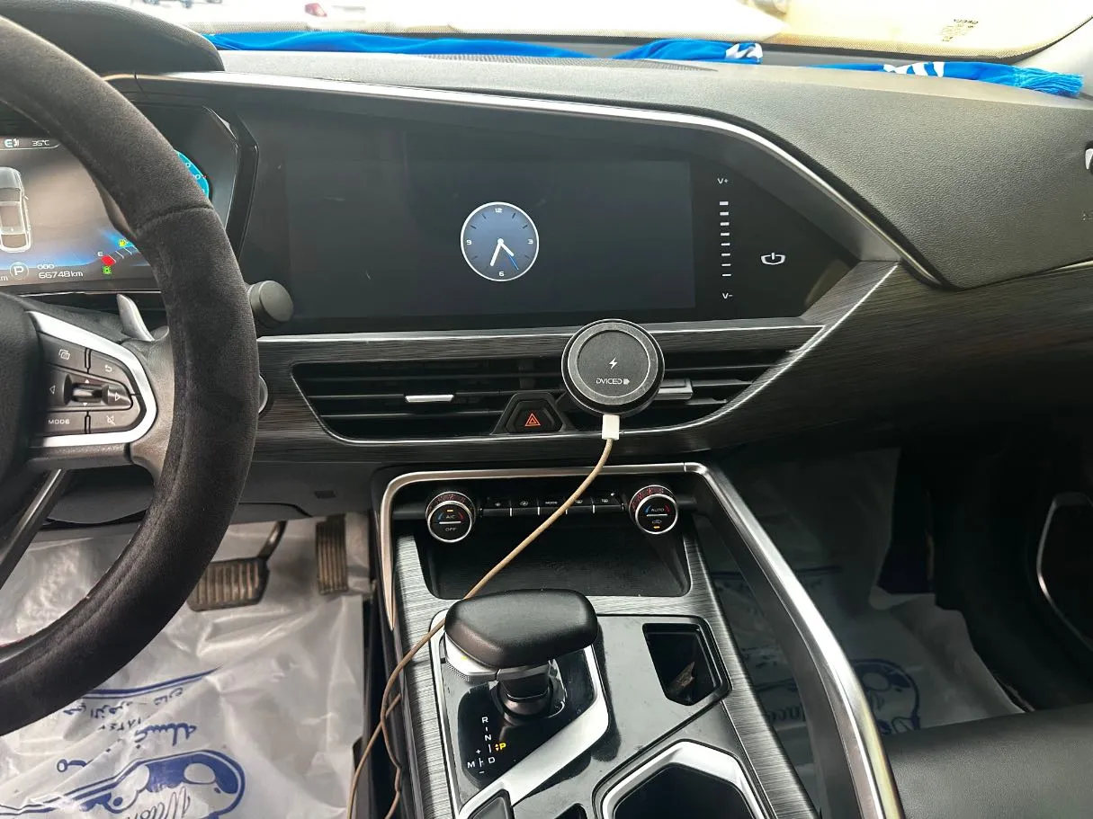 Car image 21