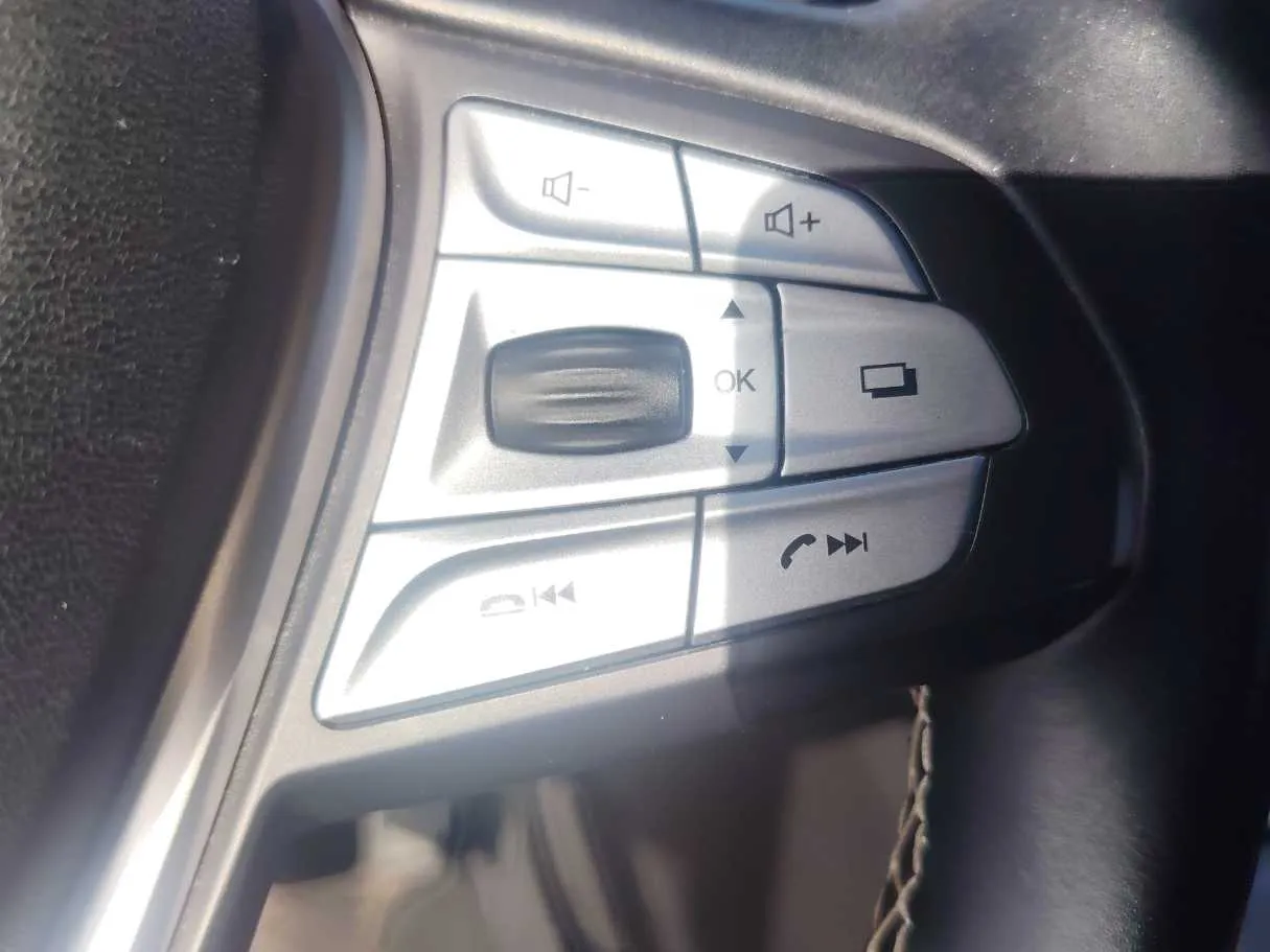 Car image 39
