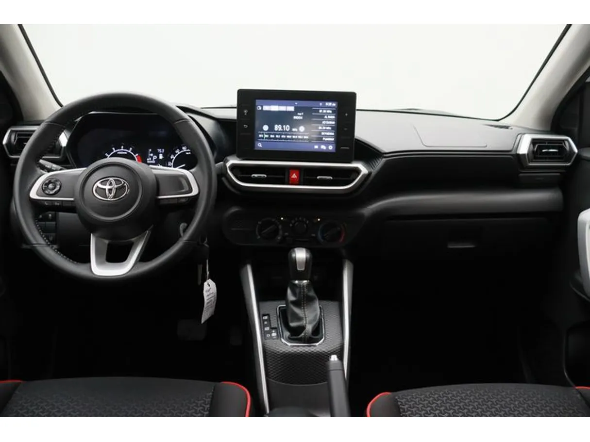 Car image 14