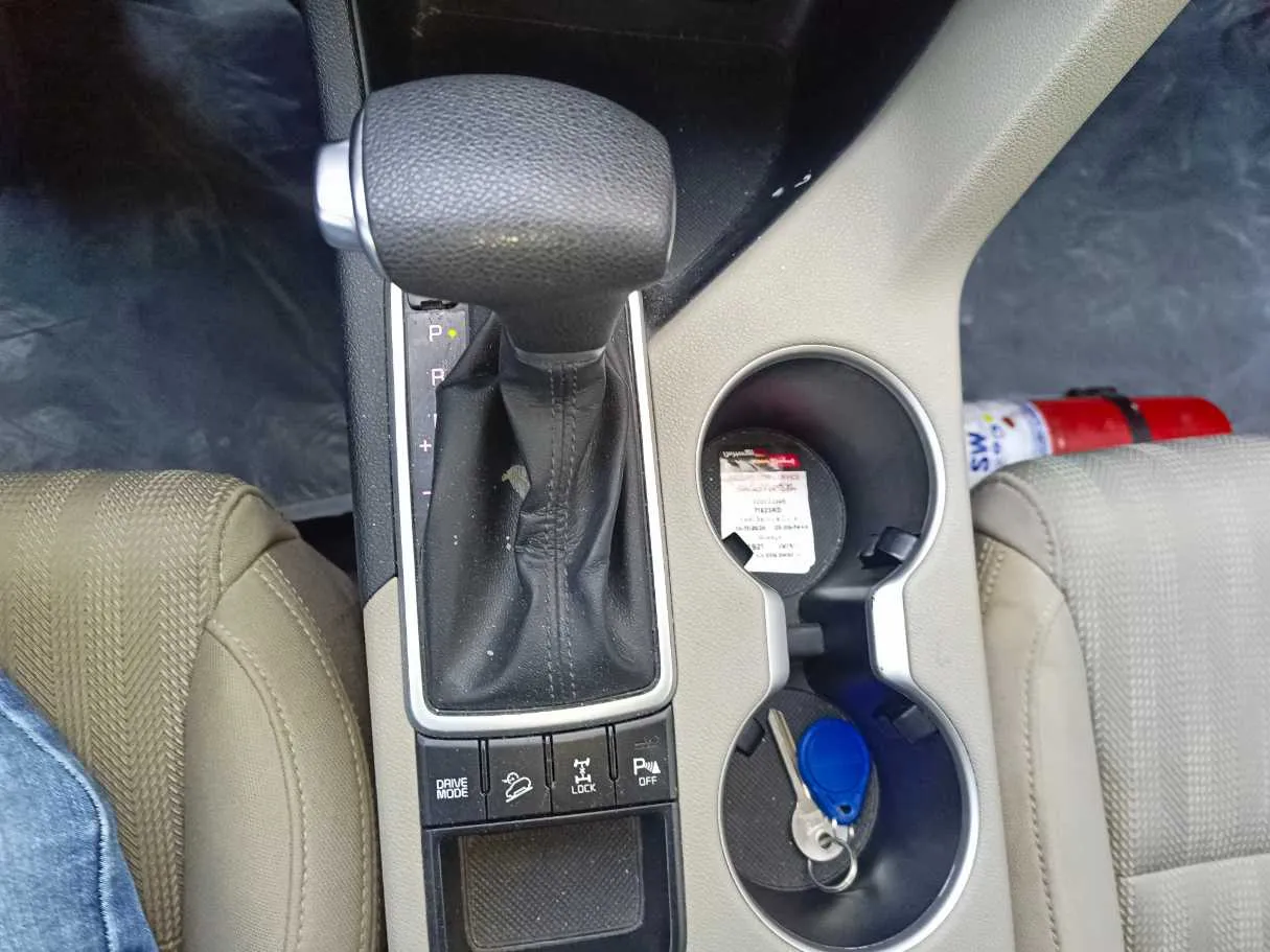 Car image 20