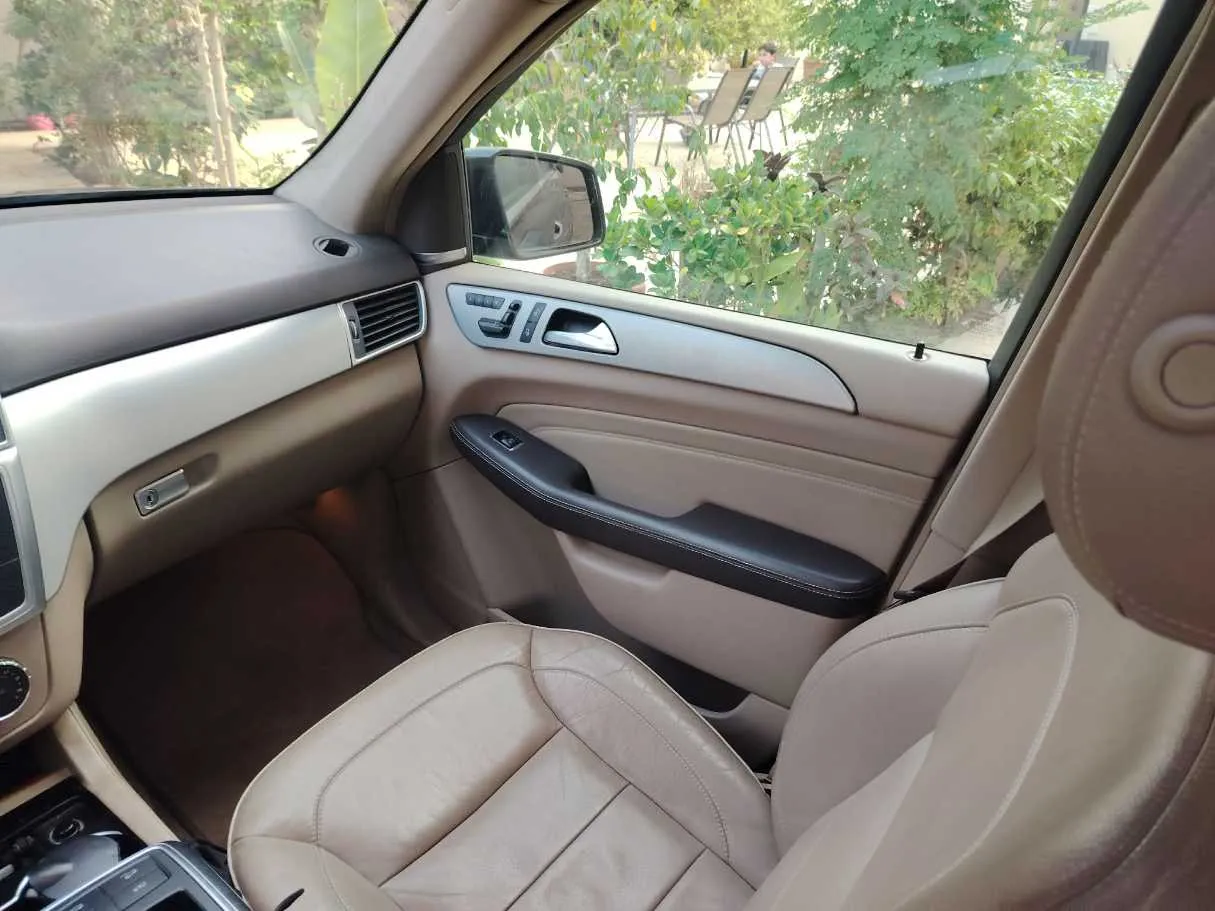 Car image 46