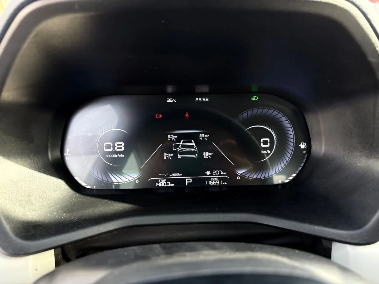 Car image 19