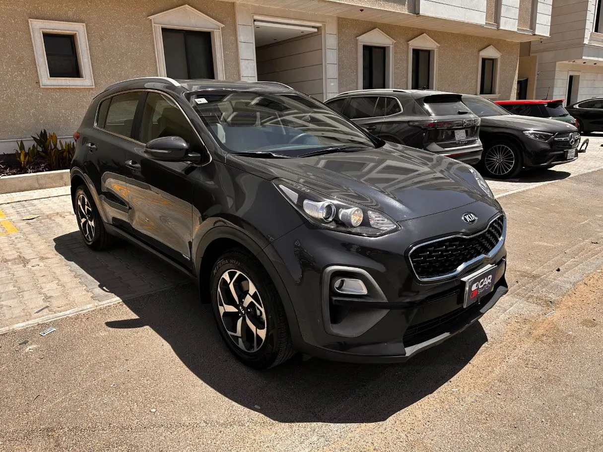 Car image 3