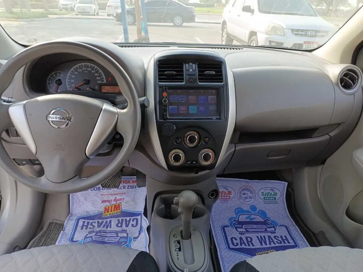 Car image 18