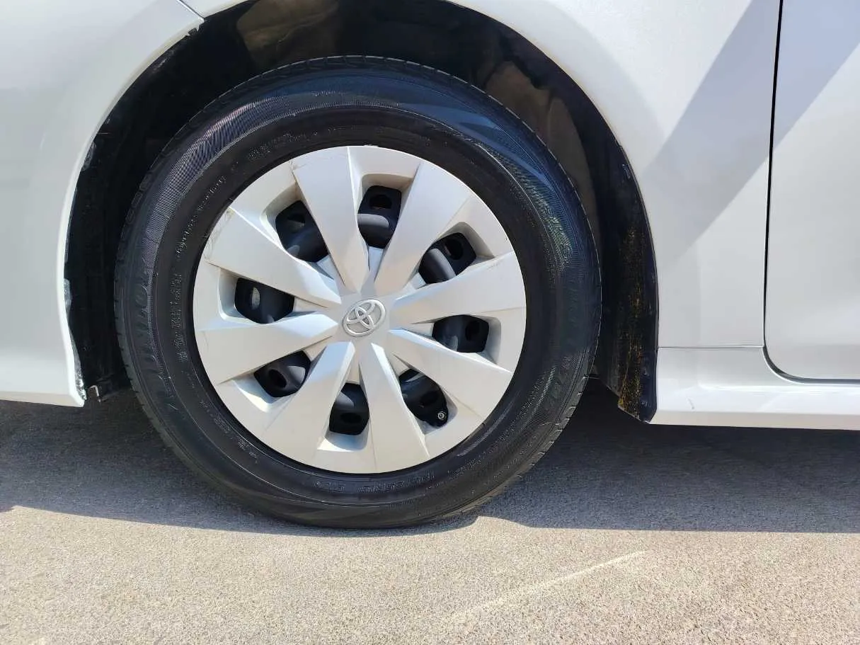 Car image 10