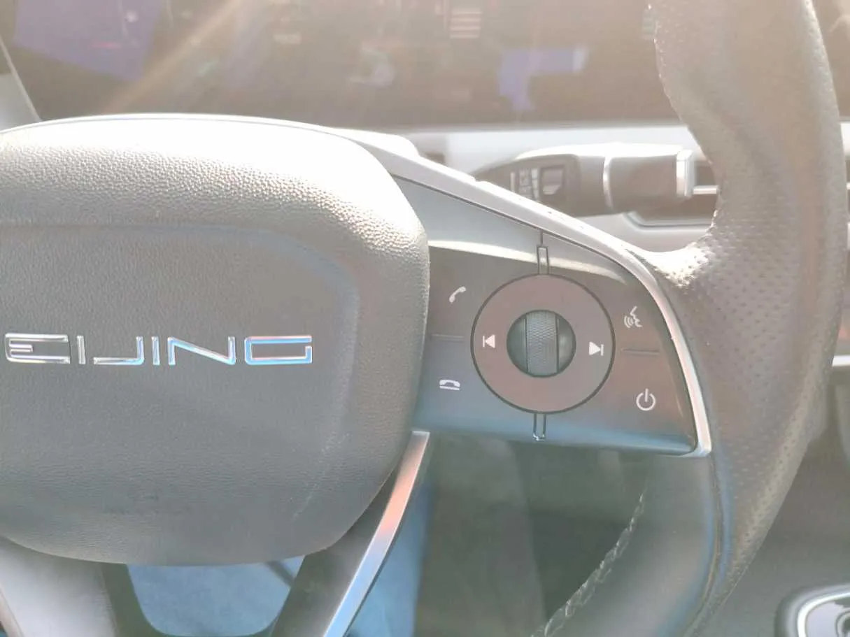 Car image 34