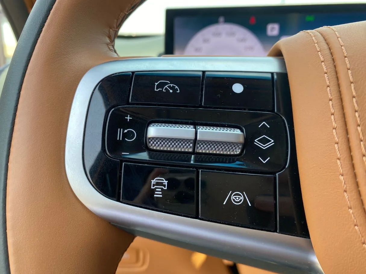 Car image 27