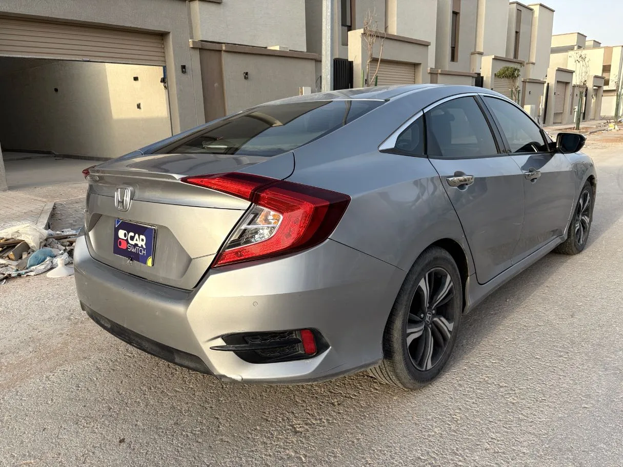 Car image 5