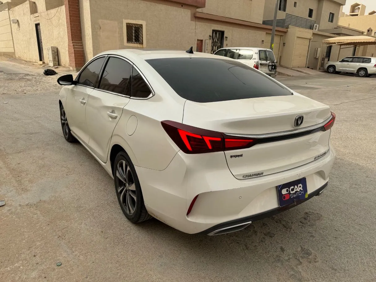 Car image 7