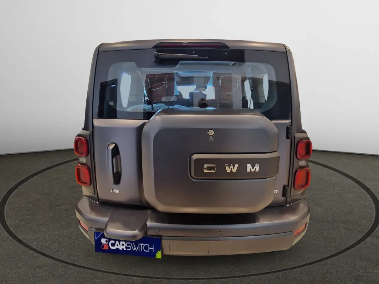 Car image 4