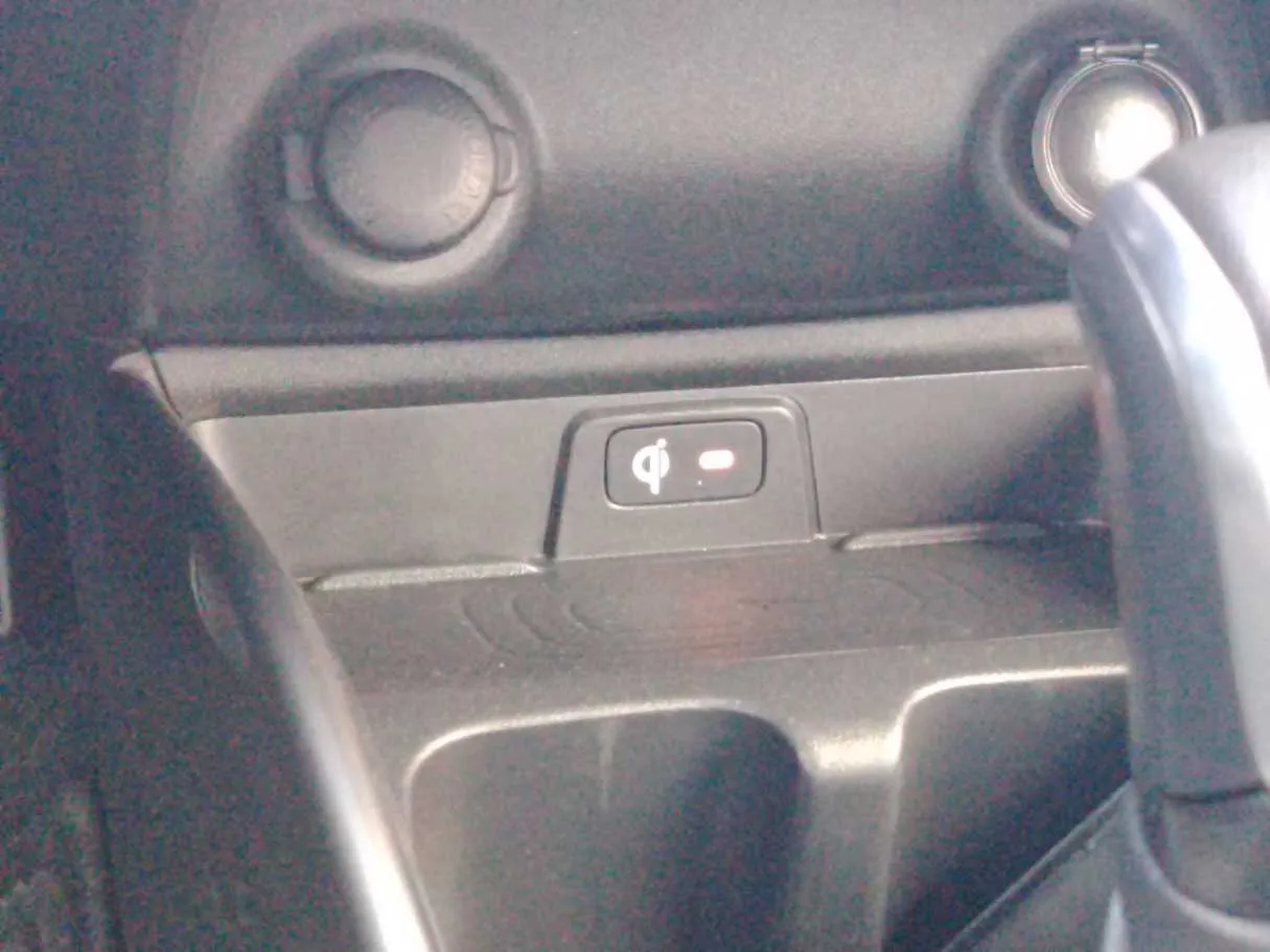 Car image 32