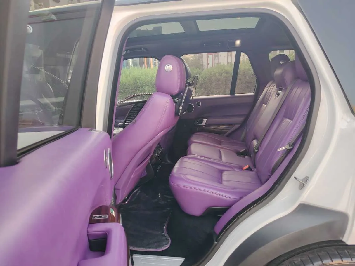 Car image 15