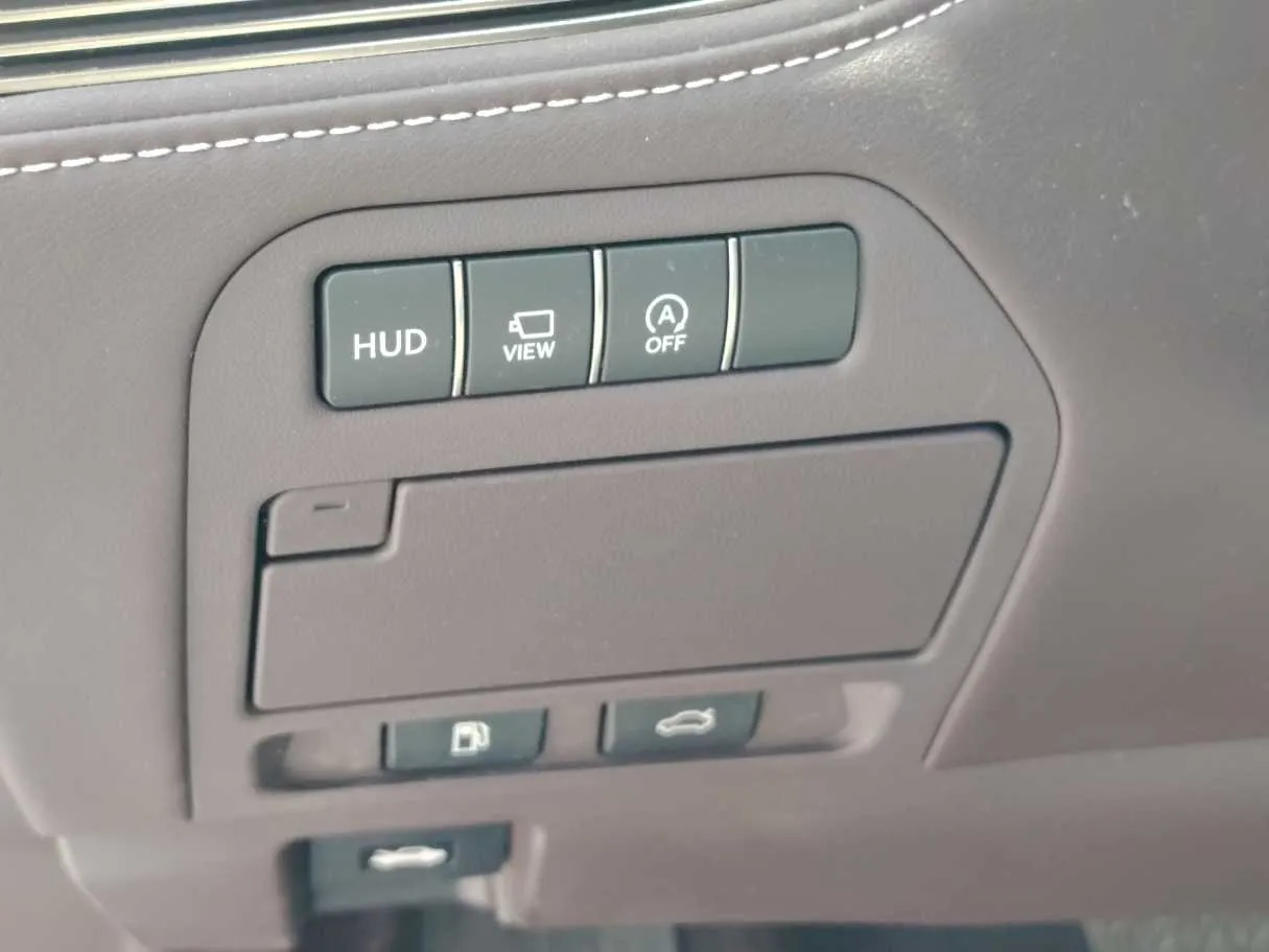 Car image 35