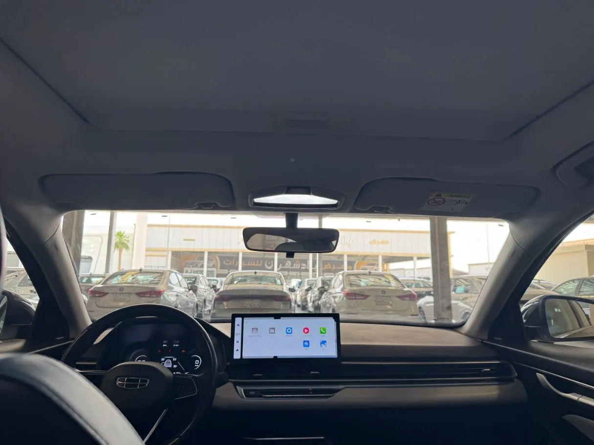 Car image 16