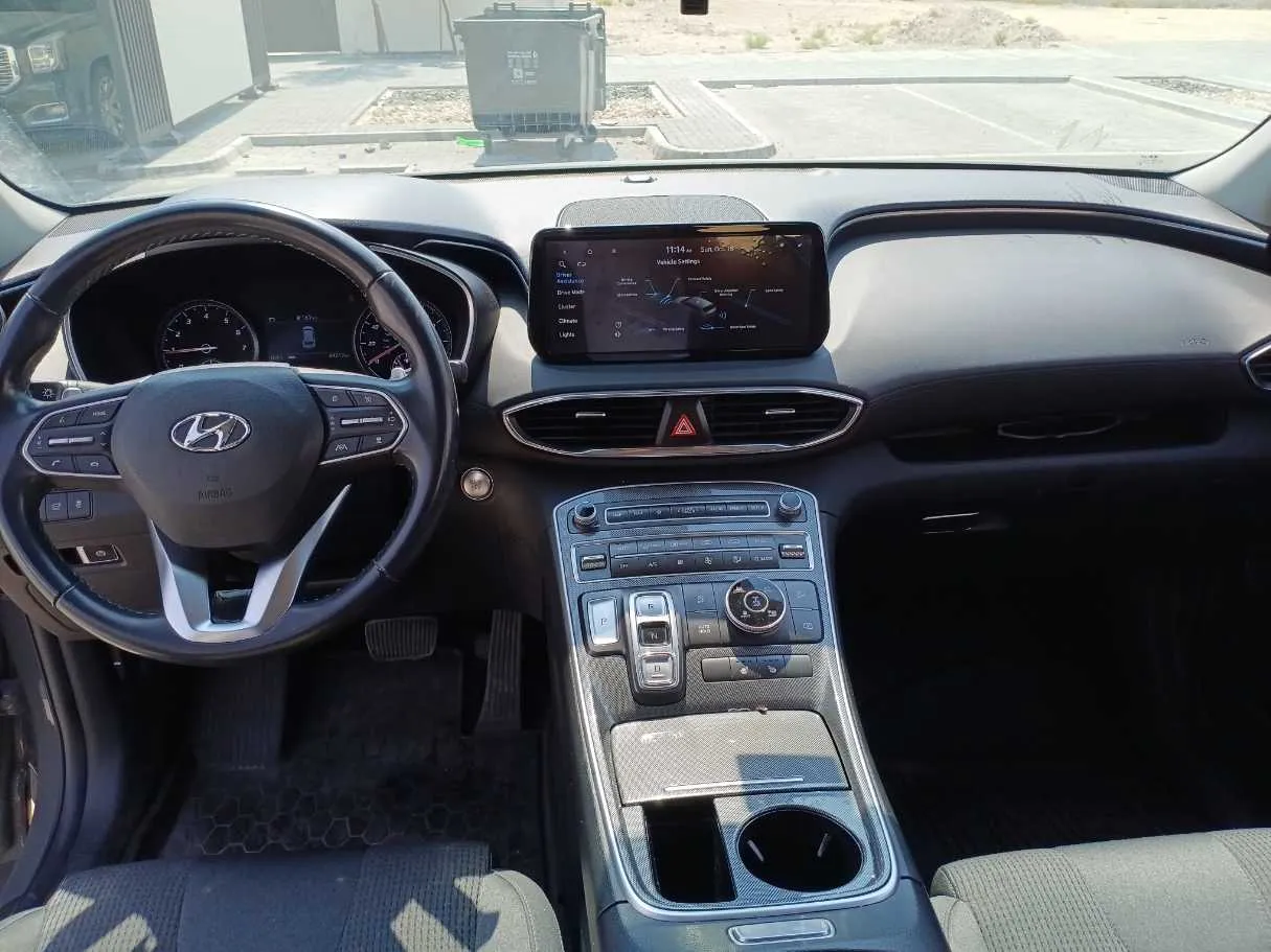 Car image 17