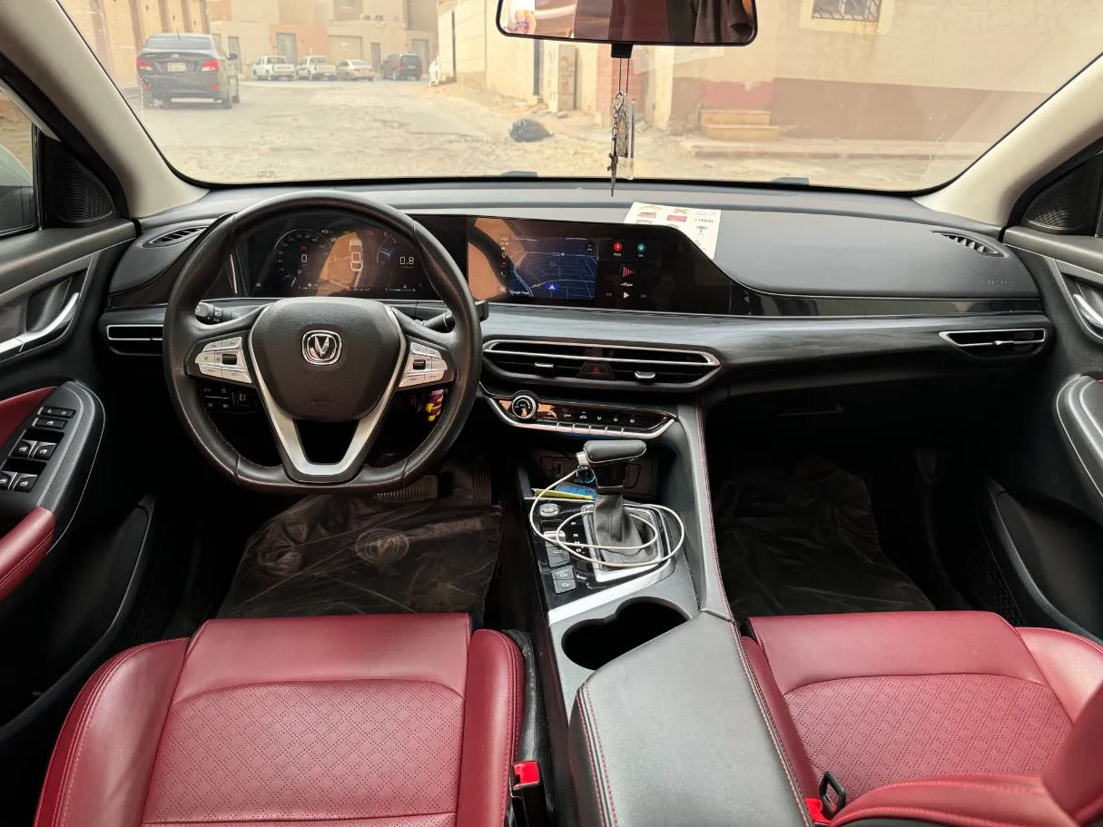 Car image 18