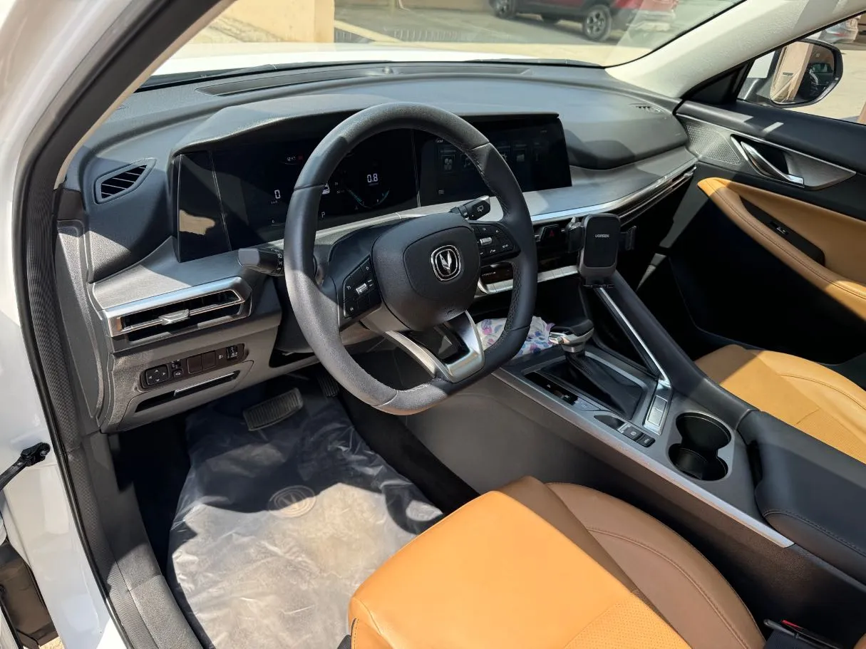 Car image 13