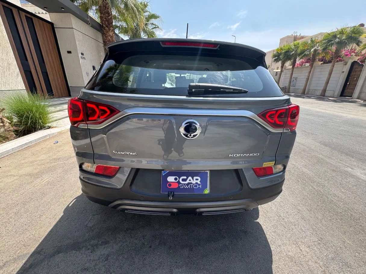 Car image 6