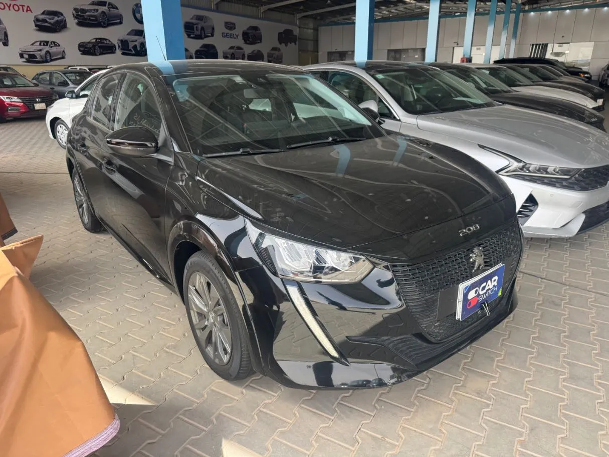 Car image 3