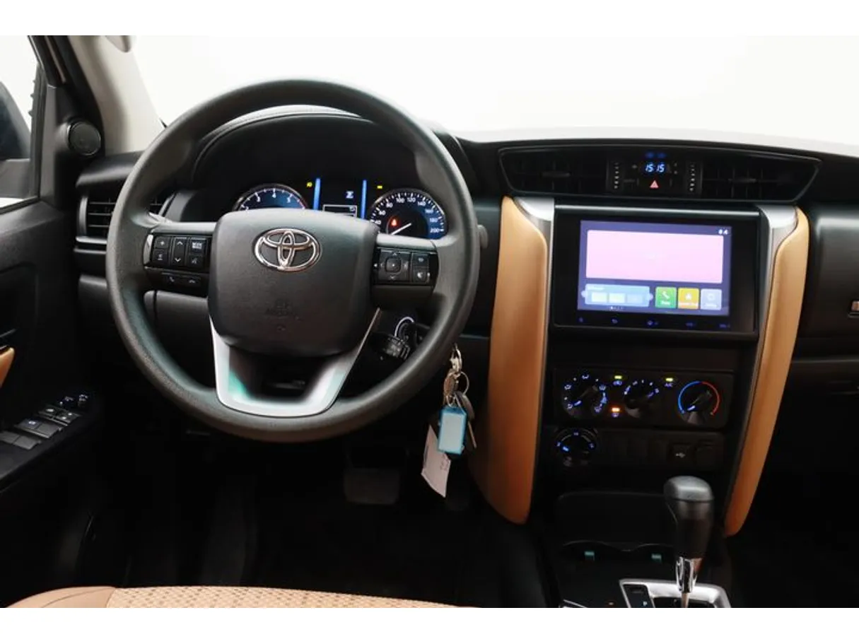 Car image 15