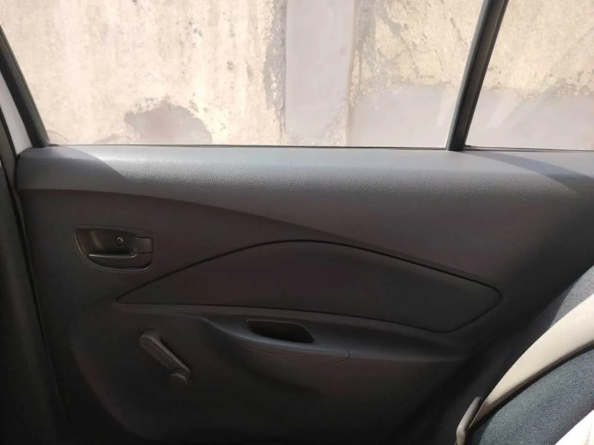Car image 31