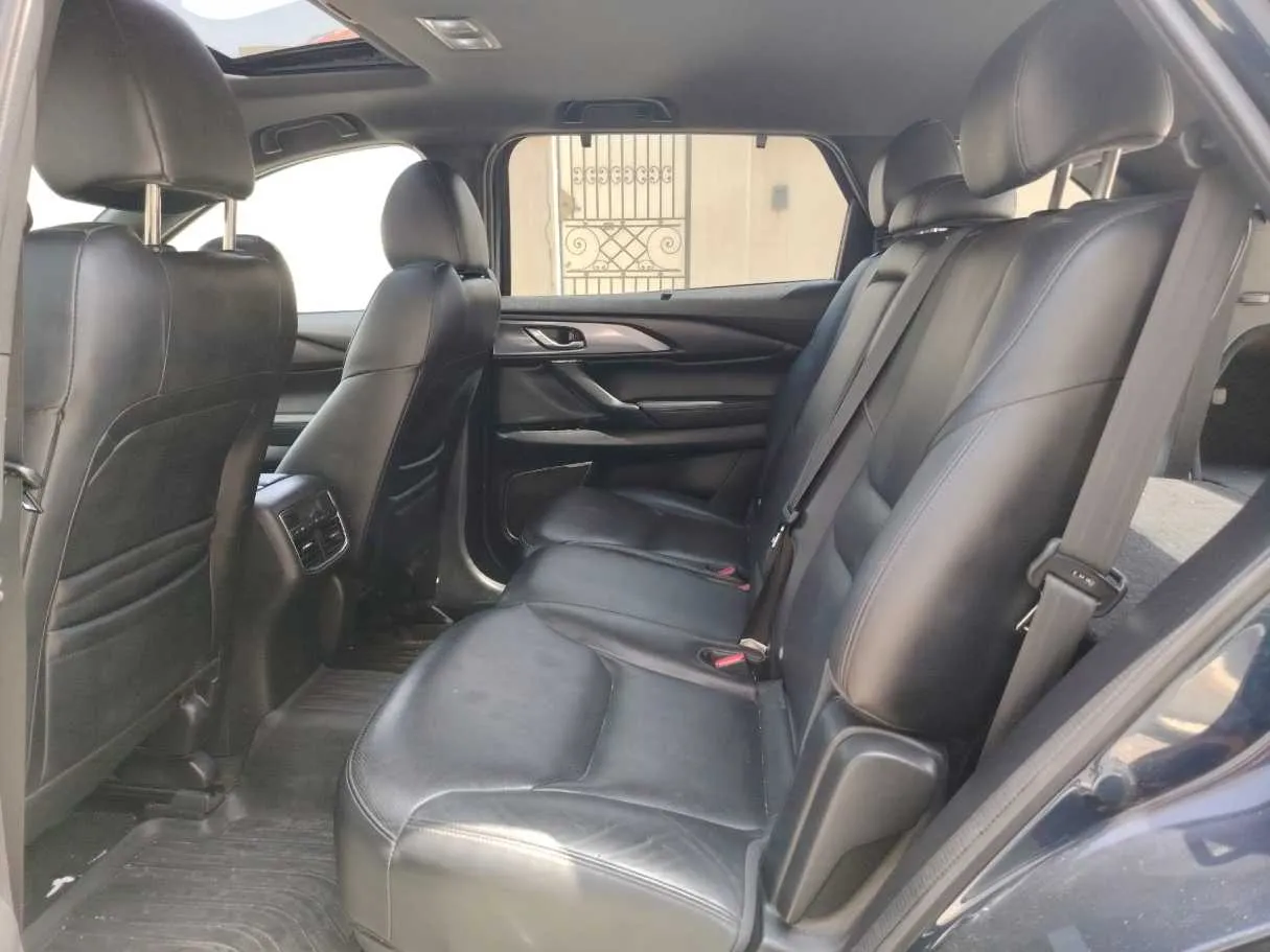 Car image 16