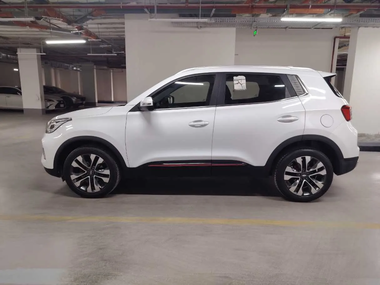 Car image 8