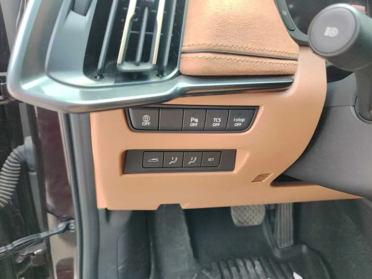 Car image 39