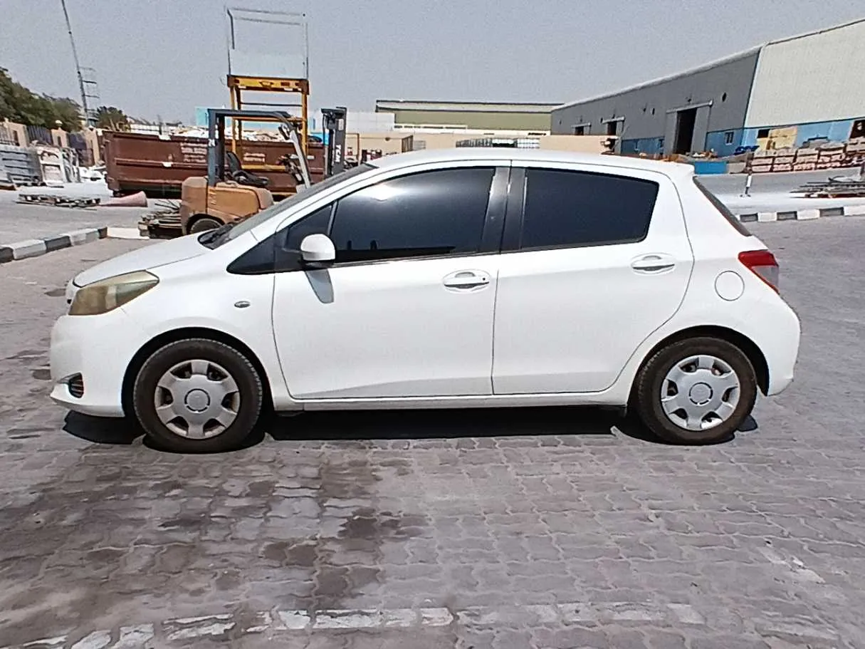 Car image 4