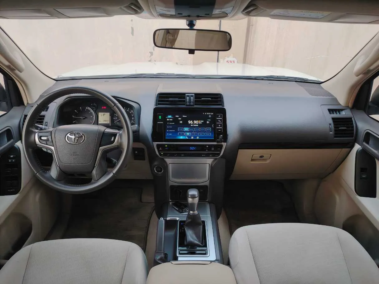 Car image 18