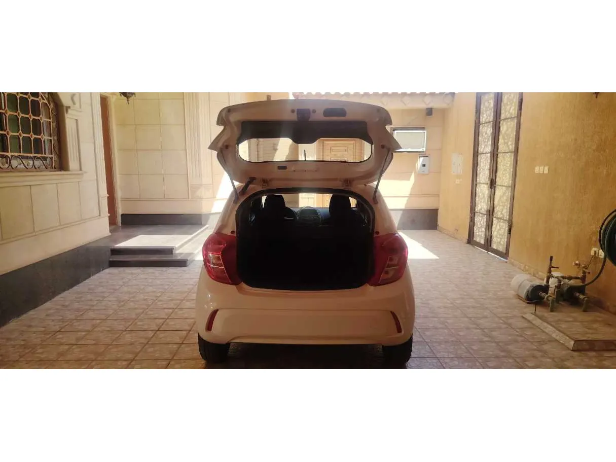 Car image 20