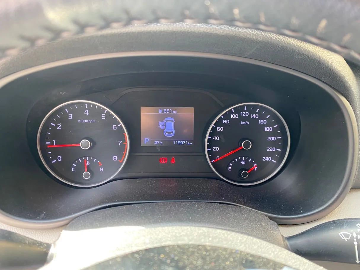 Car image 17