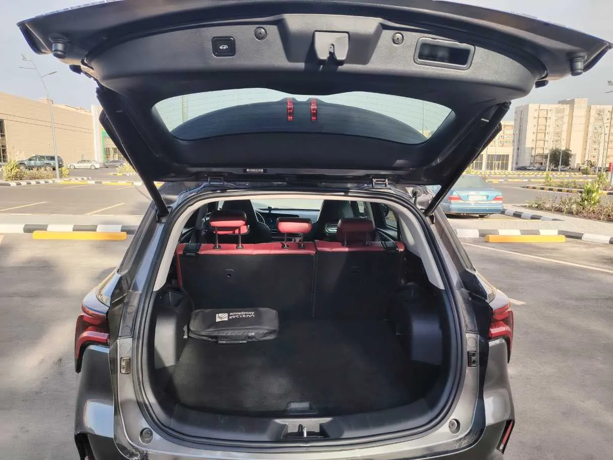 Car image 23