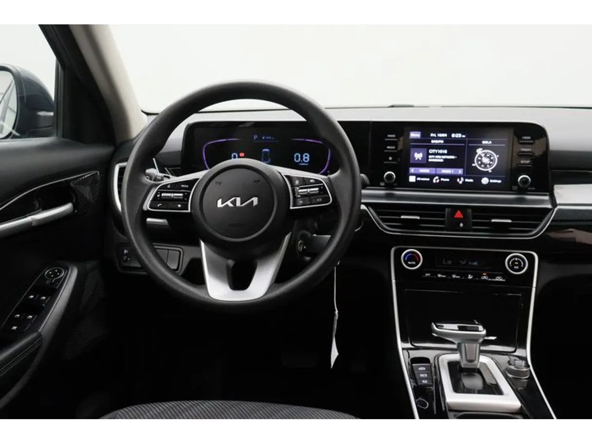 Car image 15