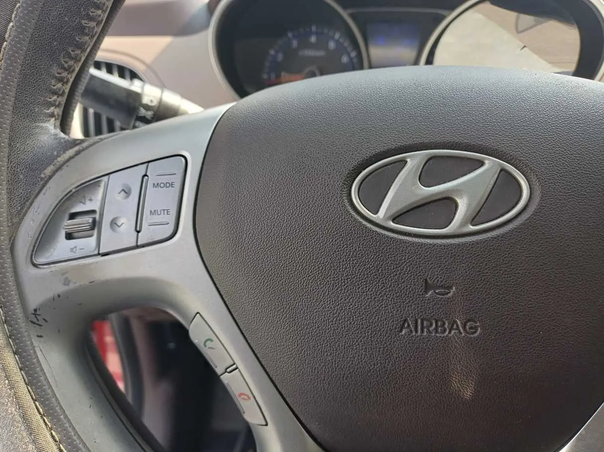 Car image 20