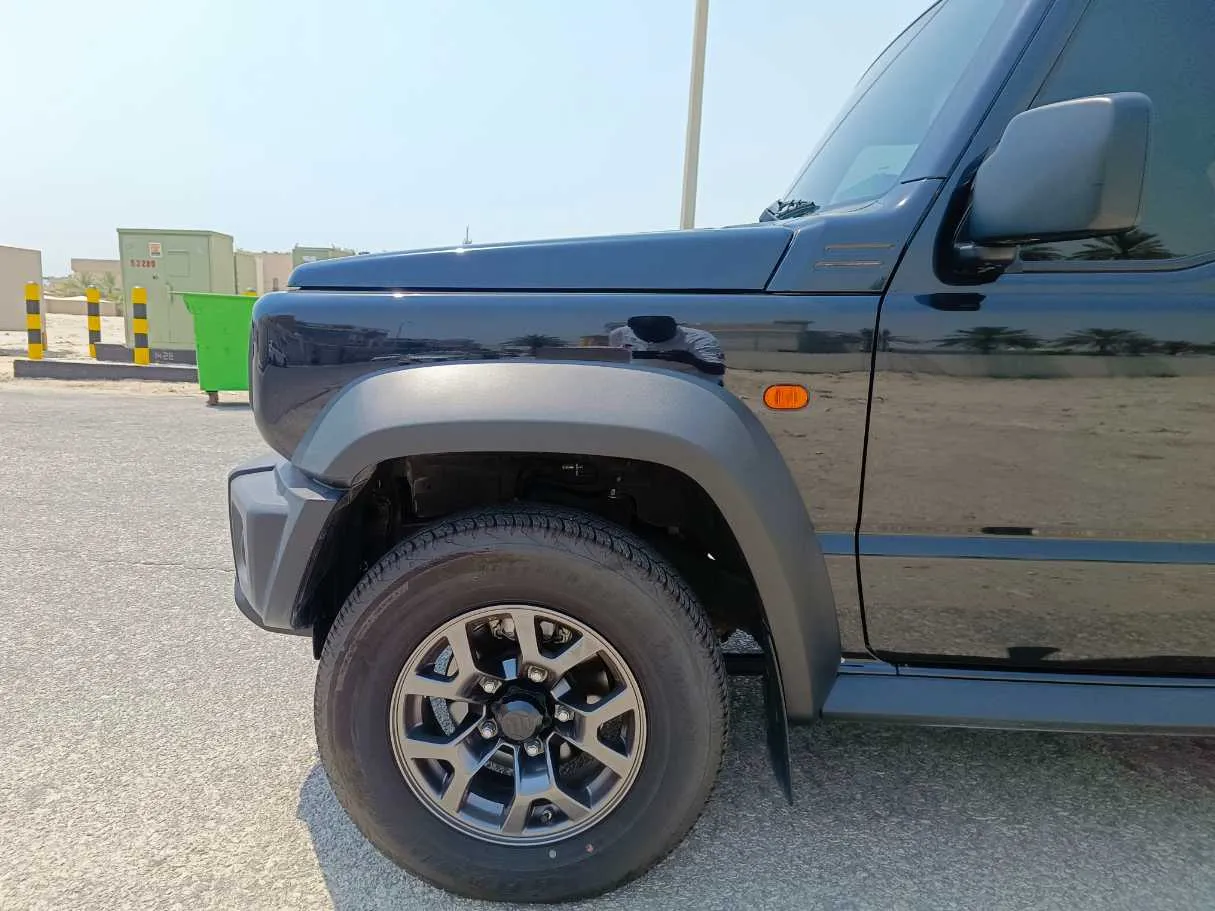 Car image 9