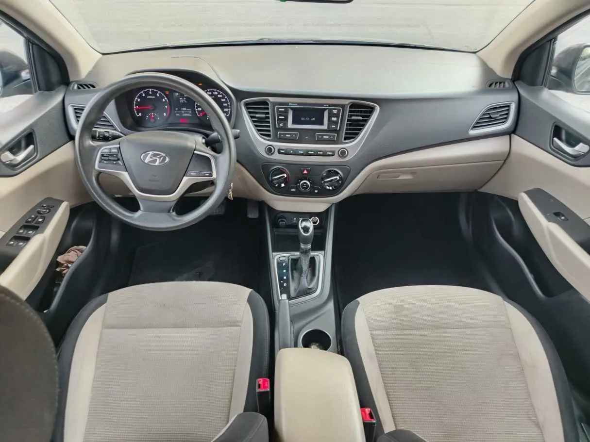 Car image 17