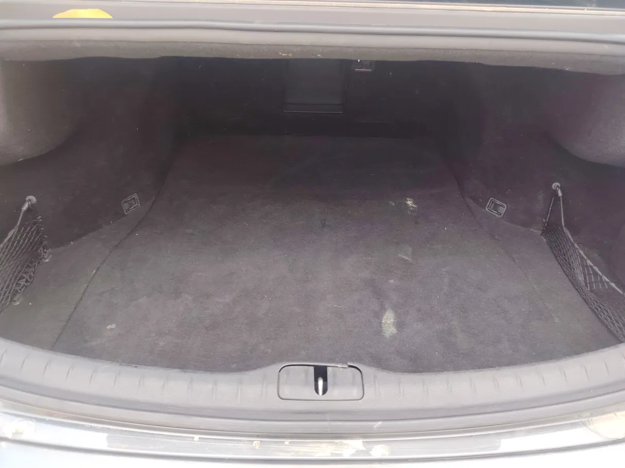 Car image 25