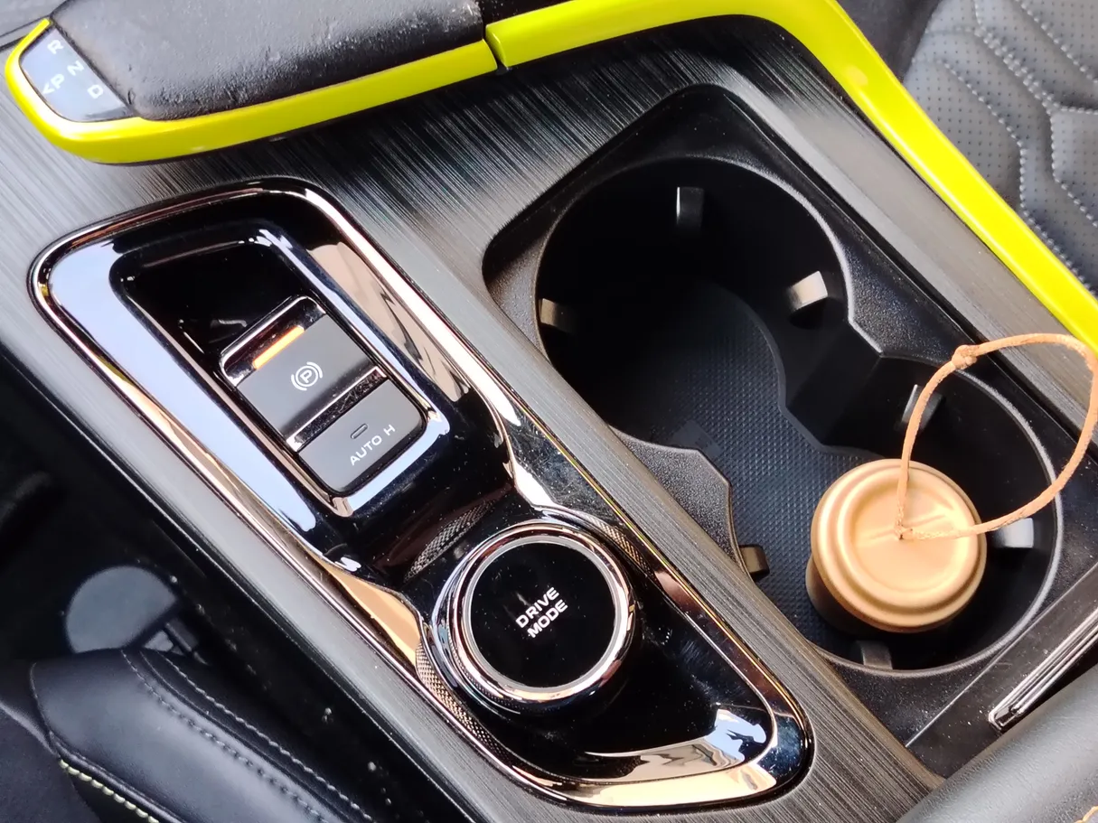 Car image 23