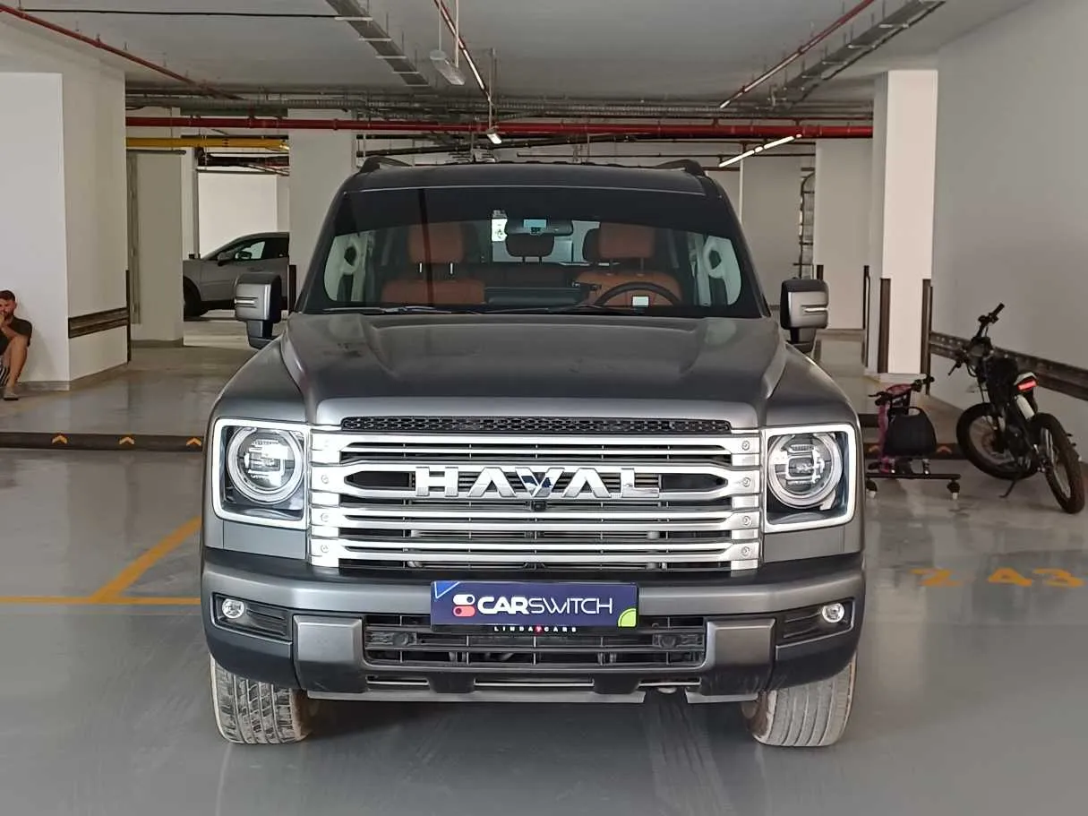 Car image 2