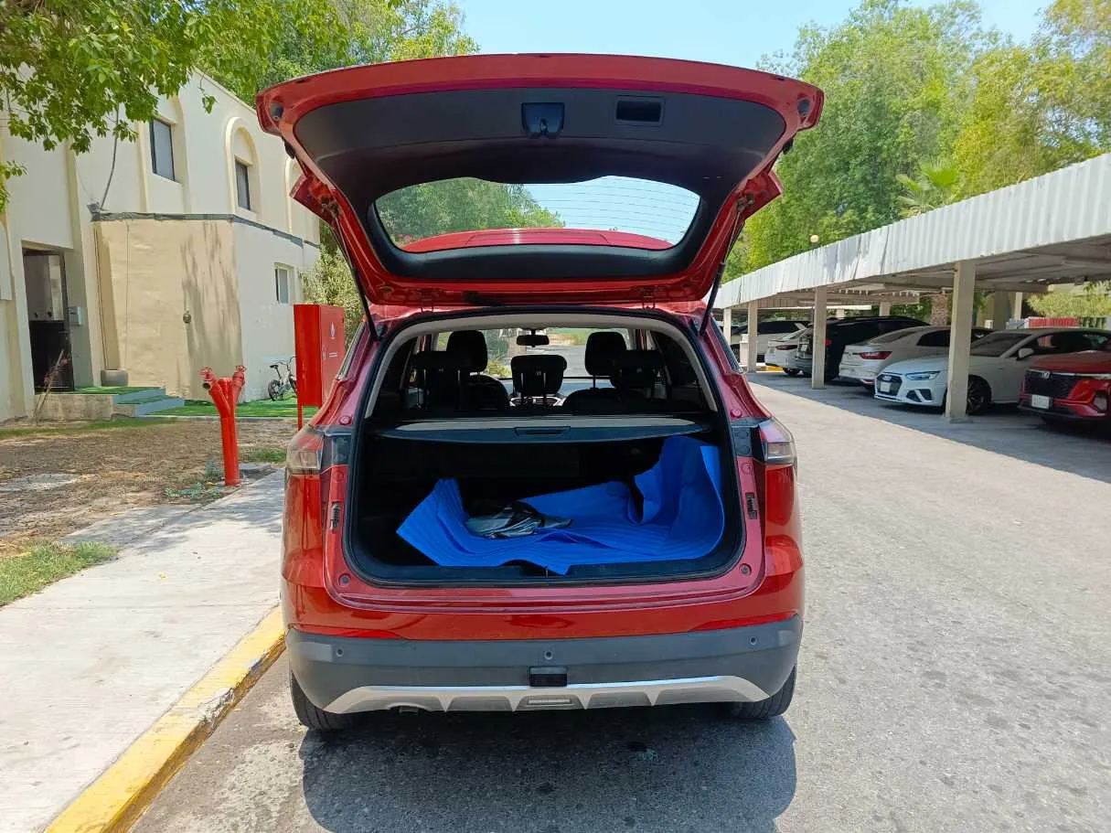Car image 26