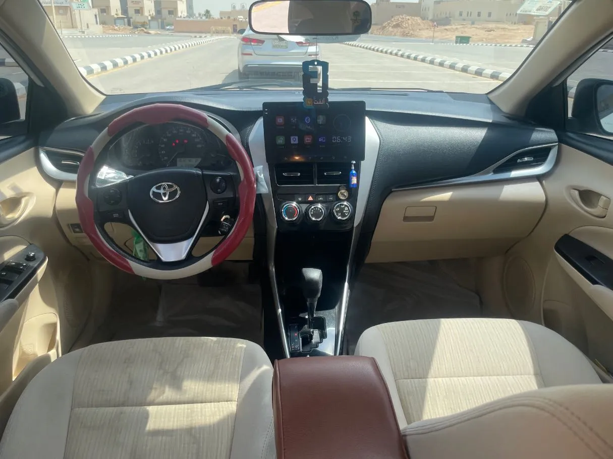 Car image 15