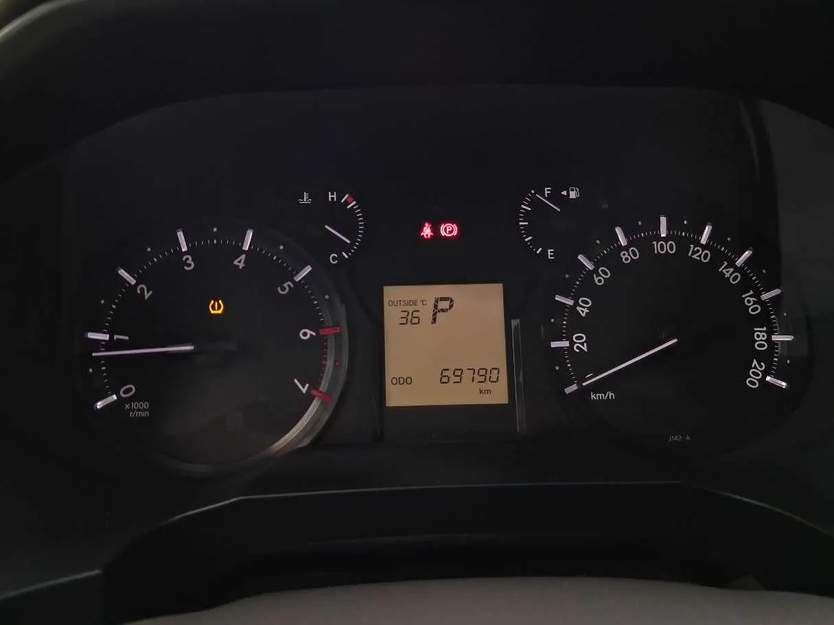 Car image 18